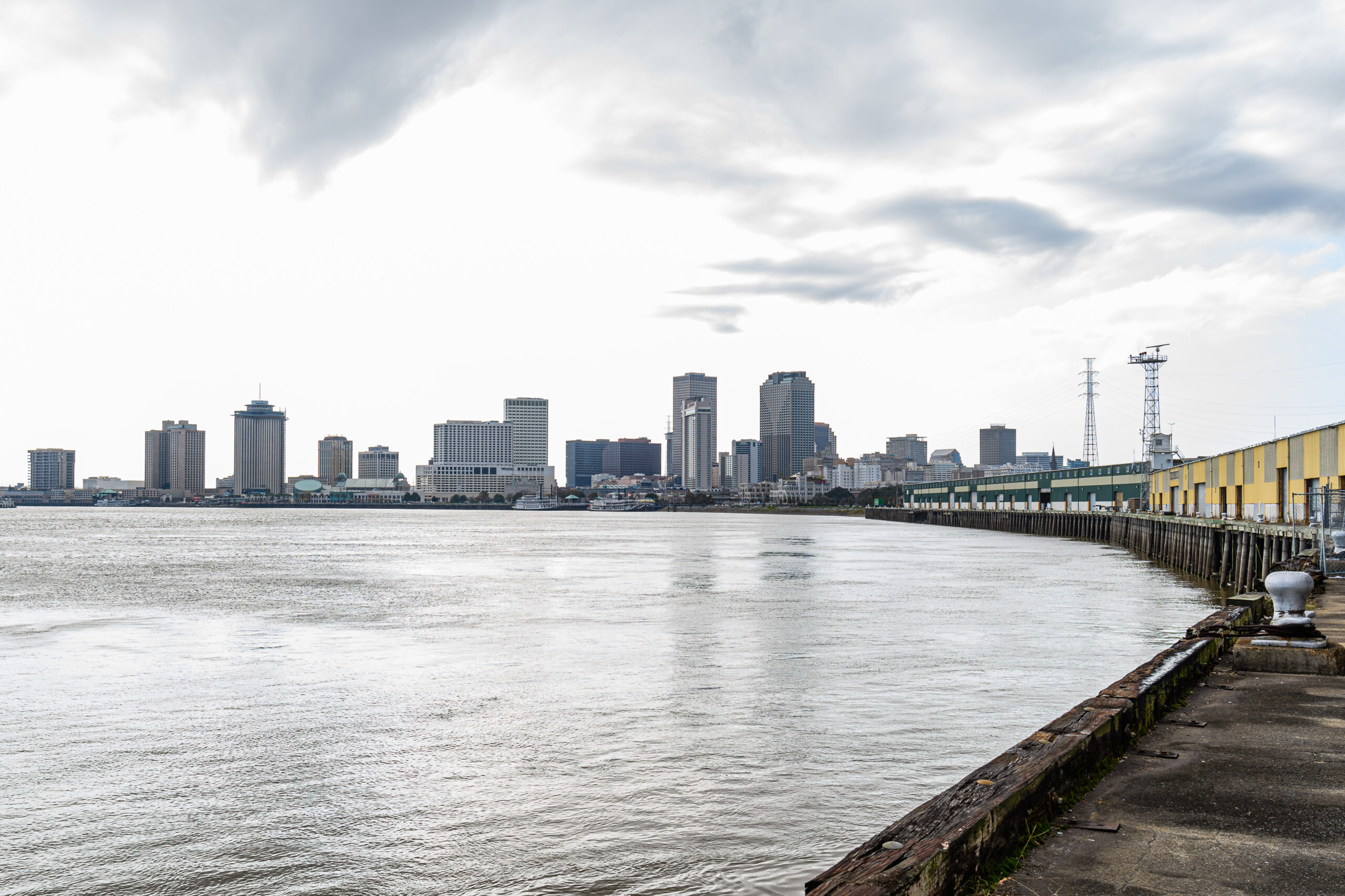 Skyline of New Orleans from the Mississippi River wharves to the skyline of the French Quarter and downtown